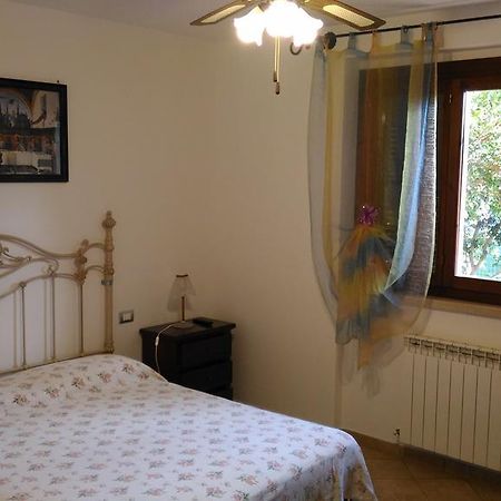 فولّونيكا Villa San Nicola B&B الغرفة الصورة