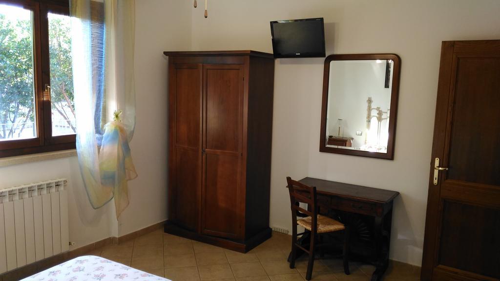 فولّونيكا Villa San Nicola B&B الغرفة الصورة