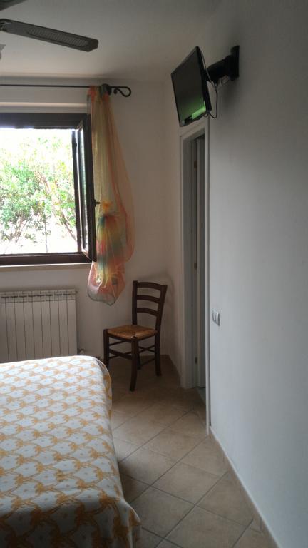 فولّونيكا Villa San Nicola B&B الغرفة الصورة